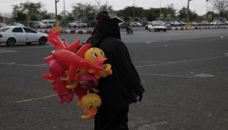 انقطاع الرواتب يفاقم معاناة اليمنيين في مناطق سيطرة الحوثيين
