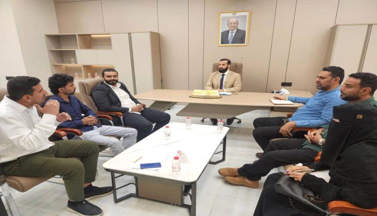 محافظ أبين يلتقي باللجنة التحضيرية لمؤتمر شباب أبين.
