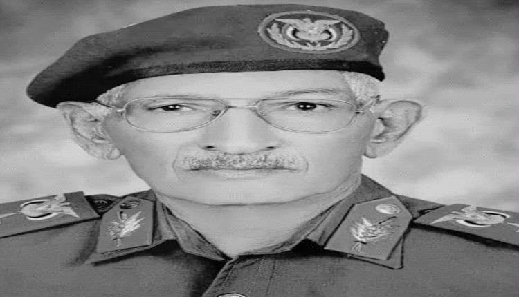 الكابتن ناصر محمود يعزي مدير منطقة اليمنية بالرياض بوفاة عمه 

