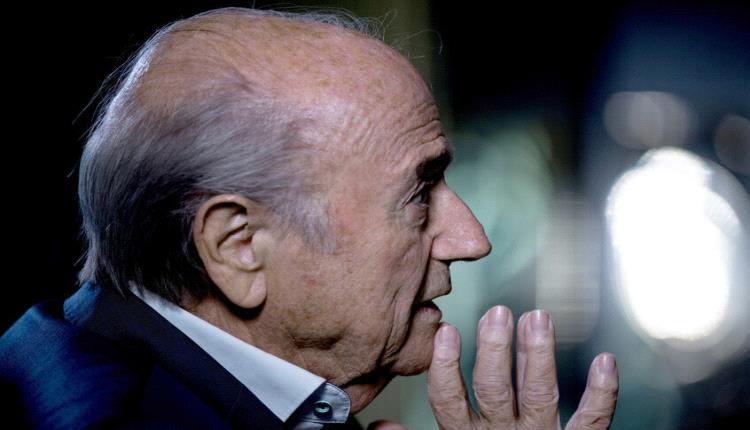 رغم تتويج إسبانيا.. بلاتر يفتح النار على كأس العالم 2026