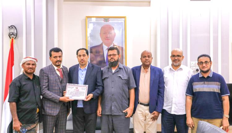 وزارة الشباب والرياضة تمنح التصريح المؤقت لنادي شباب المضاربة ورأس العارة بمحافظة لحج
