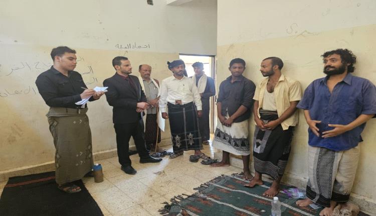 حضرموت.. وكيل نيابة القطن يتفقد أوضاع المحتجزين ويؤكد سلامة الإجراءات القانونية