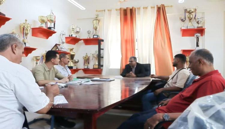إدارة شمسان برئاسة عدنان القلعة تبحث استعدادات مواجهة تضامن حضرموت