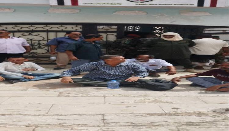 قوة أمنية تقتحم مقر اتحاد نقابات عمال الجنوب 