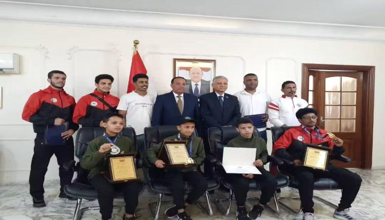 سفير اليمن لدى الأردن يكرّم أبطال منتخب الجودو بعد تتويجهم بذهبية البطولة العربية