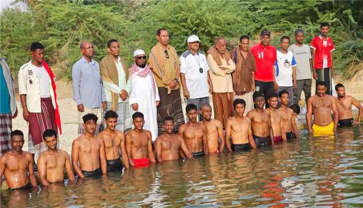 بمشاركة 18 سباحا.. إنطلاق بطولة السباحة الثالثة للمياه المفتوحة بنهر غيل في مديرية ساه