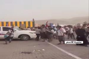 قوات أمنية تفتح النار بصورة كثيفة على الحشود في مليونية رفض الاحتلال والوصاية بساحة العروض