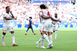 وداع مؤلم لديشامب.. إنجلترا تخمد انتفاضة الديوك بسداسية مجنونة