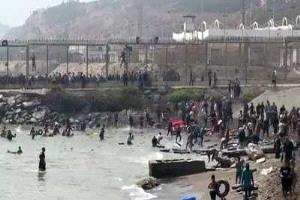 أزمة حدودية بين المغرب وإسبانيا مع تدفق عشرات الآلاف إلى سبتة