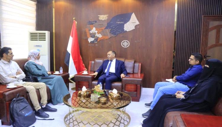 اجتماع بعدن يبحث تطوير قاعدة بيانات المنشآت الصناعية والتجارية 