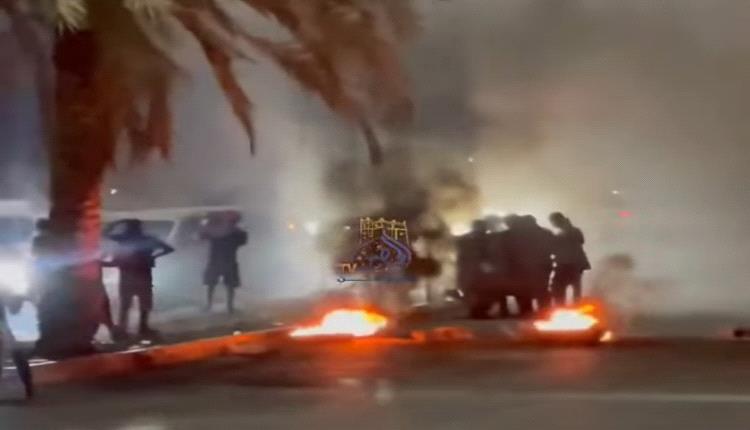 صور - اندلاع احتجاجات غاضبة في حضرموت تنديداً بانقطاع الكهرباء وتردي الخدمات