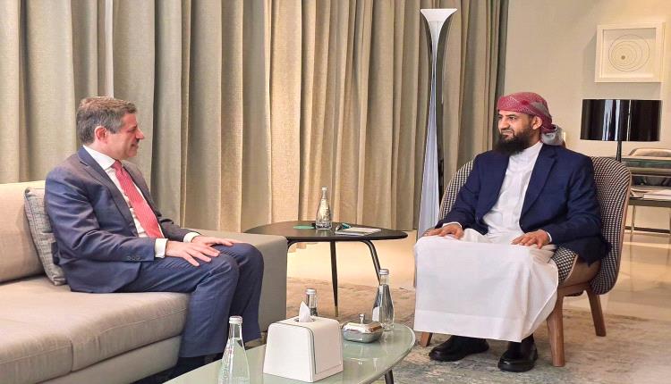 المحرّمي يودّع السفير الأمريكي ويؤكد على تشديد الموقف الدولي تجاه الحوثيين 
