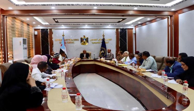 الجمعية الوطنية للانتقالي تؤيد الغضب الشعبي وتدعو إلى احتجاجات سلمية لتحسين الخدمات