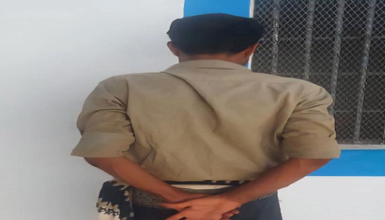 شرطة الروضة في شبوة تضبط أحد مروجي مادة "الشبو" المخدرة 