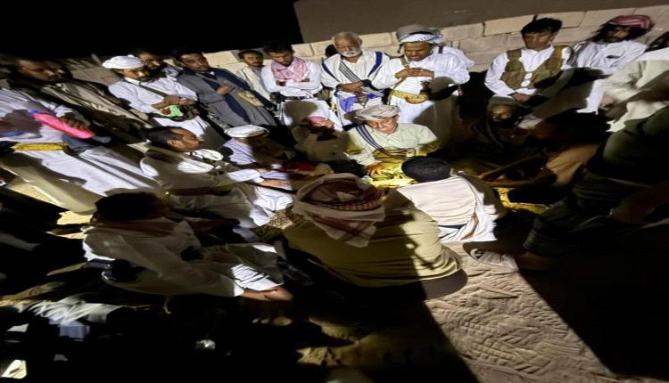 شبوة : الشيخ بن دوشل ومشايخ من حضرموت يبرمون صلحاً بين "المرادعة" و"القراميش" 