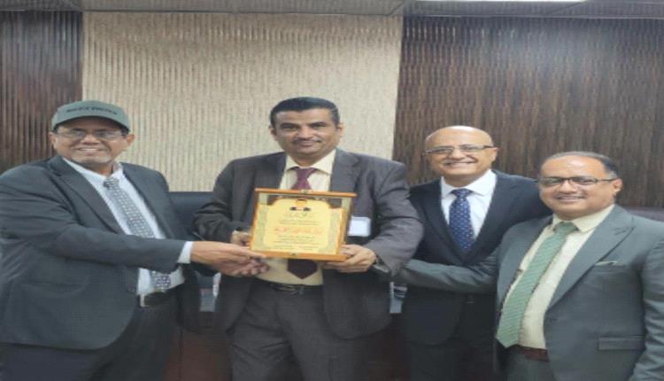 هيئة الطيران تكرّم عبدالله جميع تقديراً لجهوده في تطوير قطاع المطارات