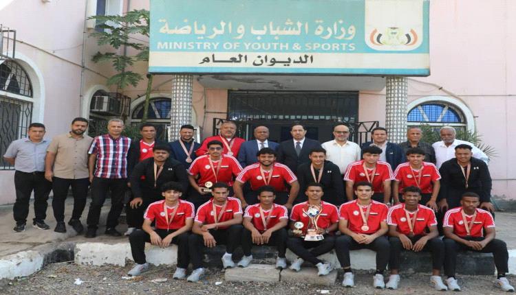 الوزير البكري يُكرّم بعثة منتخب كرة اليد لتحقيقه برونزية البطولة الدولية ببنجلاديش