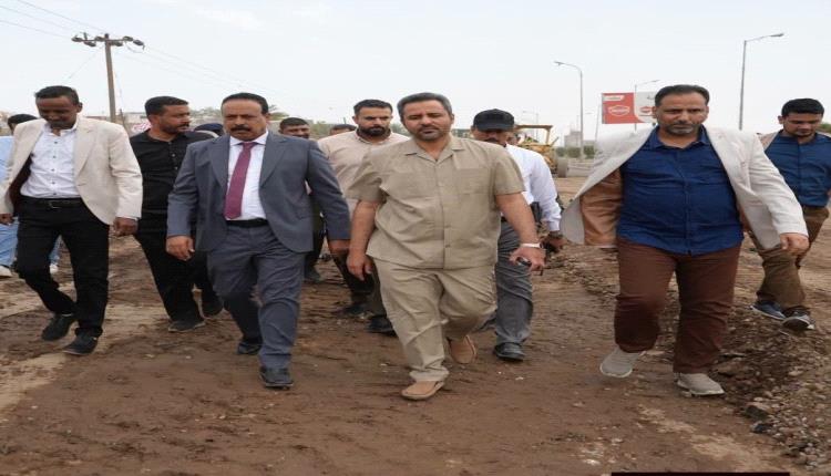 تدشين أعمال الصيانة الروتينية للطرق بمحافظة لحج