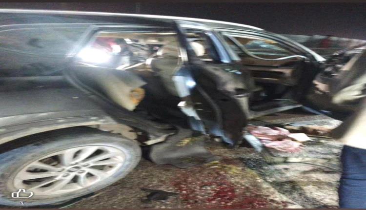 مصدر أمني : وجود أوجه تشابه في تفجير سيارتي مراسل العربية في المكلا والعتمي وزوجته في عدن