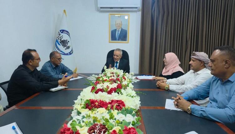 عدن.. توجهات حكومية لتحديث بيانات المستفيدين وتعزيز الشفافية في صندوق الرعاية 