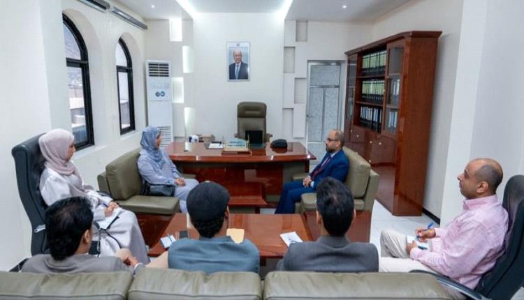 وزير الاتصالات يبحث مع الجهاز المركزي للإحصاء آليات إنشاء قاعدة بيانات وطنية 