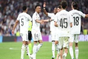 متفوقًا على سيتي وبرشلونة.. قميص ريال مدريد يساوي 300 مليون يورو!