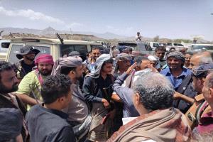 وفد رفيع من الضالع وردفان يقدم واجب العزاء في وفاة الرئيس هادي بالوضيع