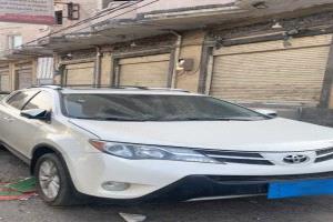 سواقة مستفزة وسرعة جنونية.. سيارات لوحات صنعاء تشعل موجة استياء في شوارع عدن