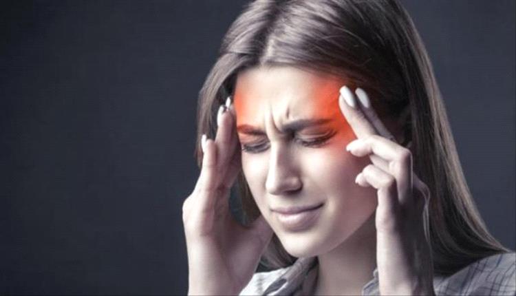 حساسية الضوء.. تعرف على أعراض الصداع النصفي 