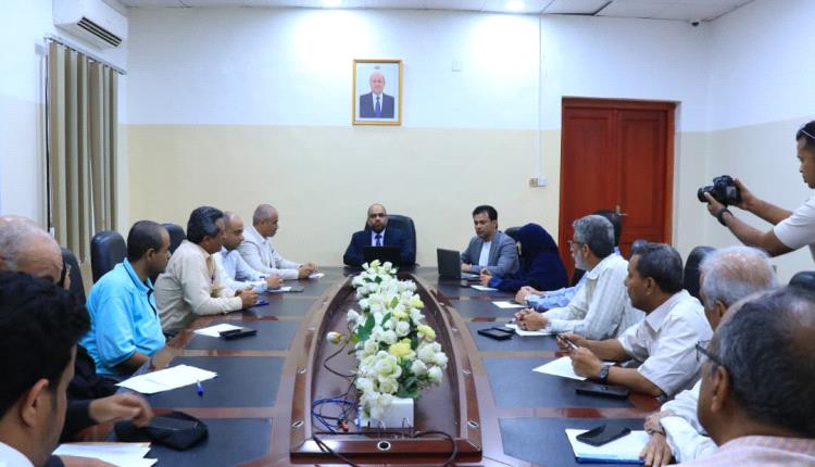 وزير  الاتصالات وتقنية المعلومات يناقش خطط تطوير الأداء وتعزيز الموارد وبناء شبكة وطنية قوية