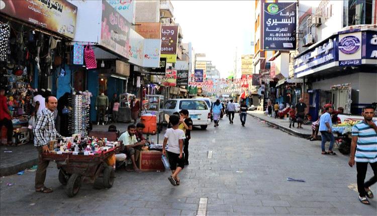 مع اقتراب عيد الفطر...إرتفاع ملحوظ بأسعار الملابس بعدن