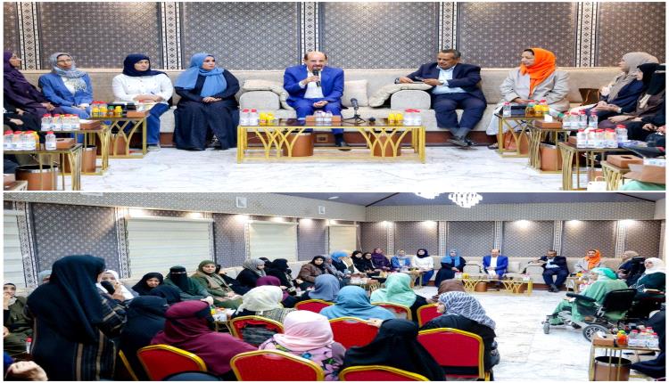 رئيس الوزراء : عدن ستظل نموذجاً رائداً في دعم حضور المرأة وتمكين الكفاءات النسوية 