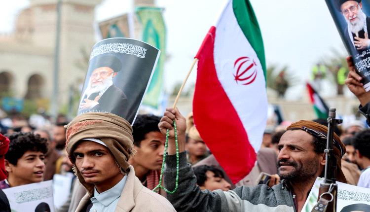 الحوثي يصطفّ مع إيران ويتحاشى إعلان الدخول في الحرب
