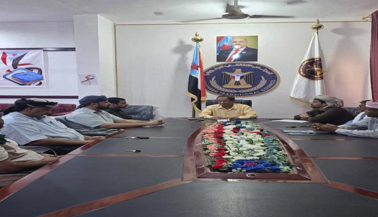 انتقالي المهرة يؤكد مواصلة العمل الميداني وتعزيز التواصل مع المواطنين