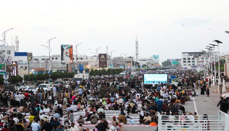 برعاية المحرّمي.. عدن تحتفل بالذكرى الـ11 لتحريرها بمهرجان جماهيري وإفطار جماعي(صور)