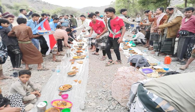 حين يكسر رغيف الخبز عزلة القلوب في الأزارق