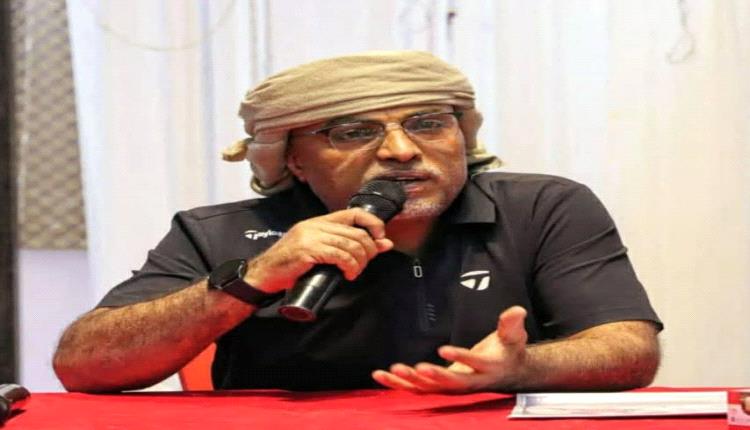 "رجل الإنسانية" و"رجل العام"