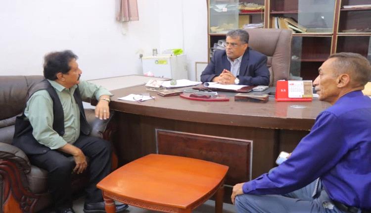 الشاذلي يتفقد مستوى الانضباط الوظيفي في مكتبي الخدمة المدنية والشؤون الاجتماعية بعدن في أول أيام الدوام عقب إجازة العيد
