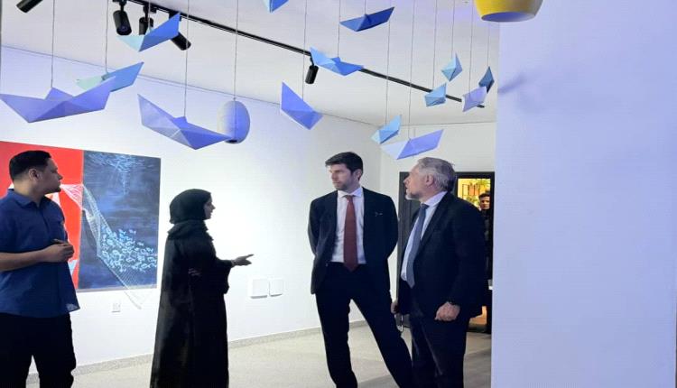 في عدن .. معرض الفنانة التشكيلية سمر سامي يلفت نظر سفير الاتحاد الأوروبي