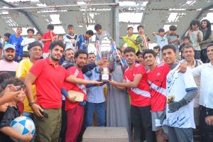 برعاية مدير عام المديرية عواس الزهري.. القادسية يتوج بطلاً لبطولة السلطة المحلية الرمضانية للفرق الشعبية بخورمكسر 
