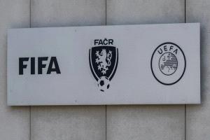 فضيحة تلاعب بنتائج المباريات تهز كرة القدم في دولة أوروبية