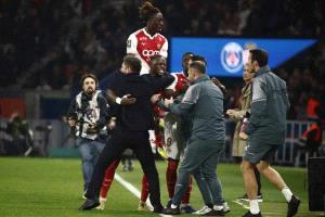 موناكو يذل باريس ويذيقه خسارة قاسية في الدوري الفرنسي