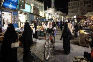 قلق يمني من صدمات اقتصادية بسبب الحرب الإقليمية
