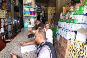 لحج..ضبط كمية كبيرة من المواد المنتهية الصلاحية في طور الباحة