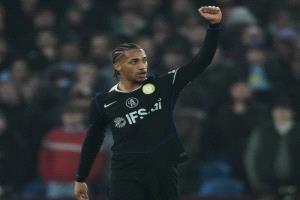 «هاتريك» بيدرو يقود تشيلسي لاكتساح أستون فيلا في عقر داره