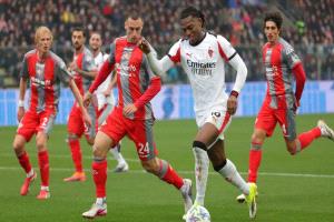 فوز قاتل لميلان في الدوري الإيطالي قبل ديربي الغضب