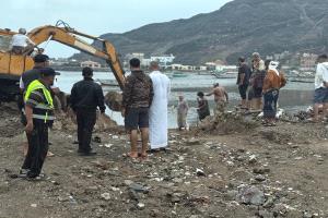 تحرك مباشر للسلطة المحلية بعدن عقب المنخفض الجوي