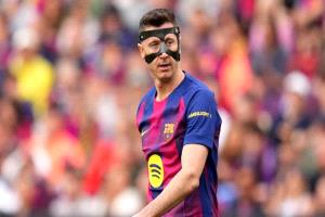 عروض مغرية تهدد بقاء ليفاندوفسكي مع برشلونة