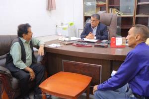 الشاذلي يتفقد مستوى الانضباط الوظيفي في مكتبي الخدمة المدنية والشؤون الاجتماعية بعدن في أول أيام الدوام عقب إجازة العيد
