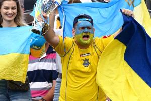 "يويفا" يعاقب أوكرانيا بسبب سلوك جماهيرها في بطولة كأس أوروبا